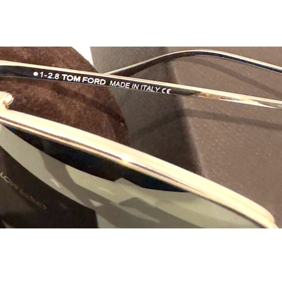 TOM FORD Veronica Cat-eye Semi Mirrored Sunglasses Gold Frame TF684 28W NEW - Picture 15 of 16